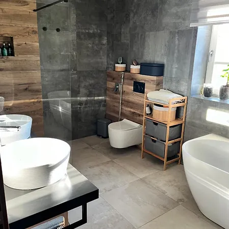 Otakara Kadnera Homestay